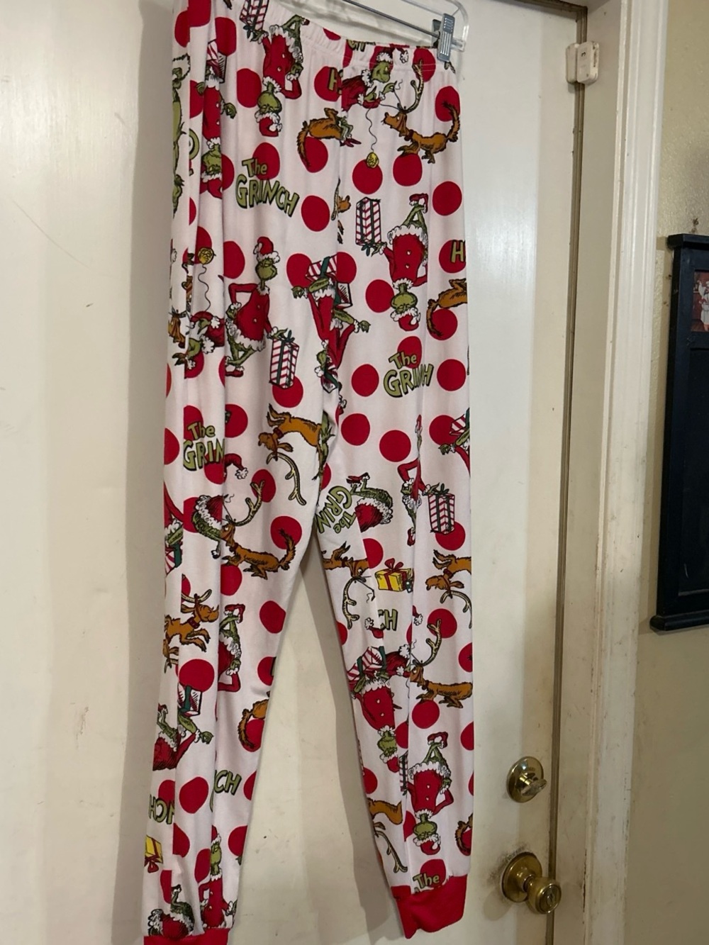 The Grinch Women's White & Red Holiday Lounge Pajama Pants